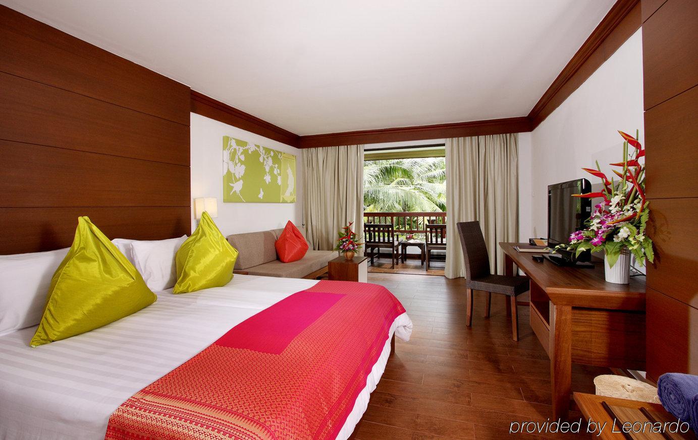 Kamala Beach Inn Phuket Buitenkant foto