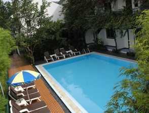 Kamala Beach Inn Phuket Buitenkant foto