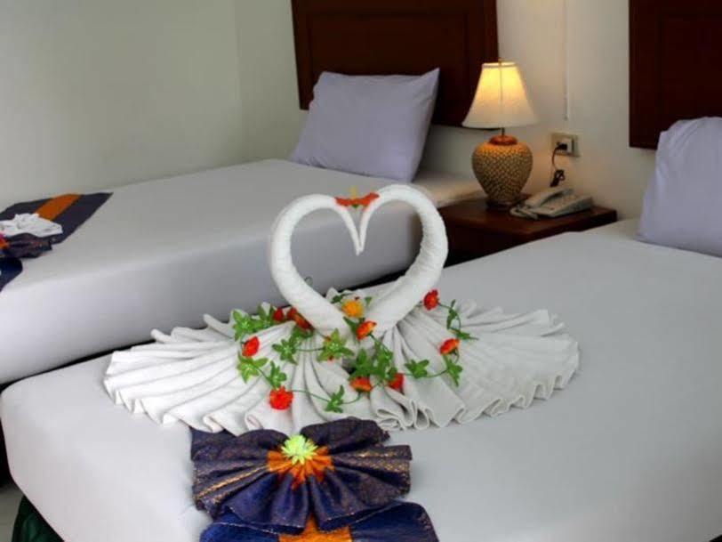 Kamala Beach Inn Phuket Buitenkant foto
